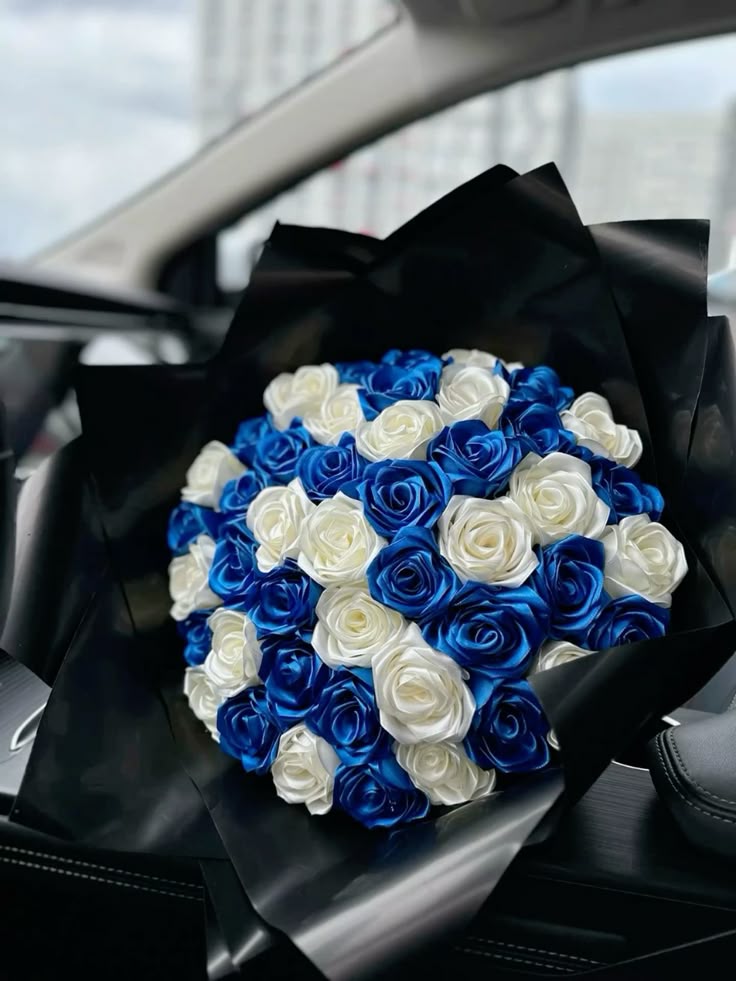 “Luxury Handcrafted Flower Bouquet – Timeless Beauty That Never Fades”